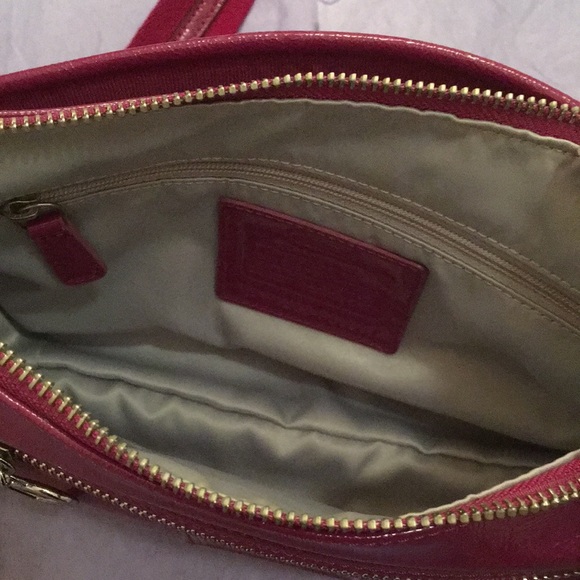 Coach Magenta Pink Heart Crossbody Shoulder Purse - Picture 5 of 8